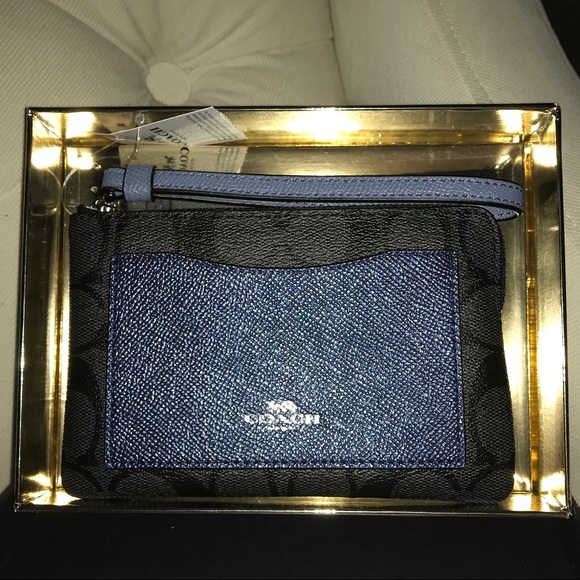 Coach monogram Black/metallic blue wristlet - Picture 11 of 16
